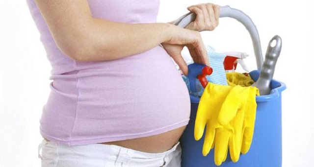 những điều kiêng kỵ khi mang thai theo dân gian - không nên tiếp xúc với hóa chất